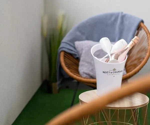 Exclusive Crystal Appartement